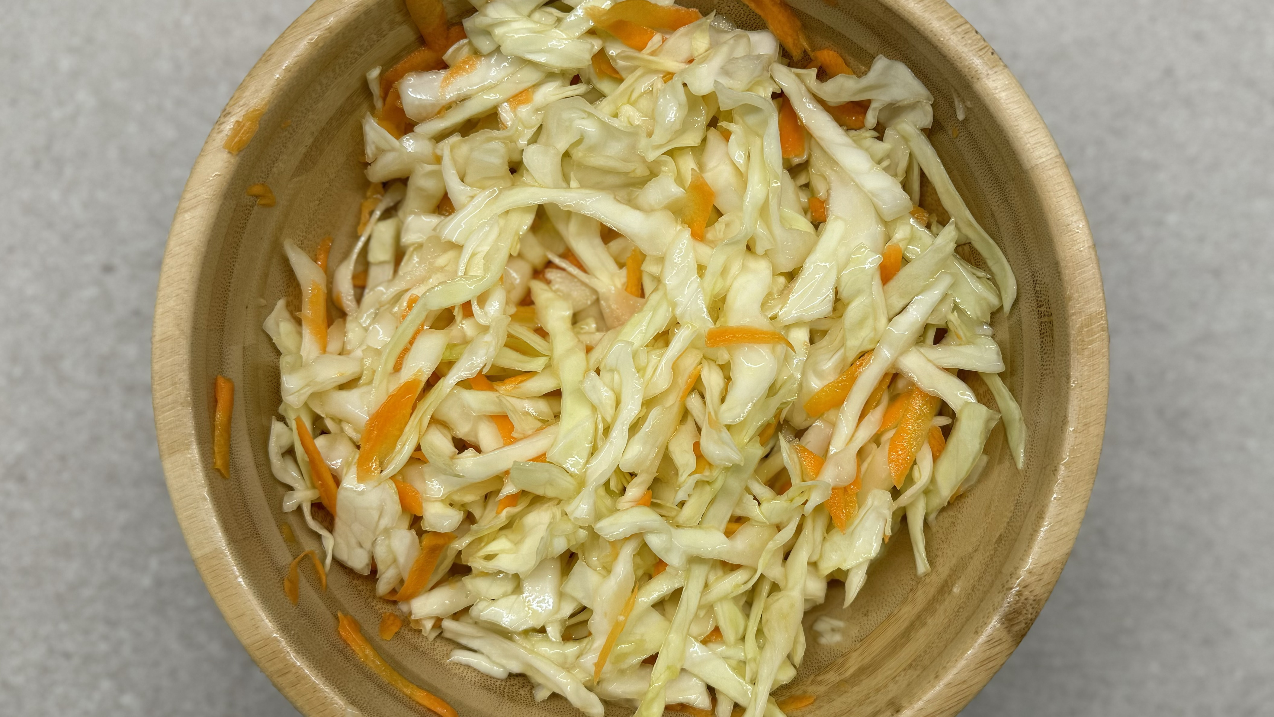 Салат из капусты с морковью